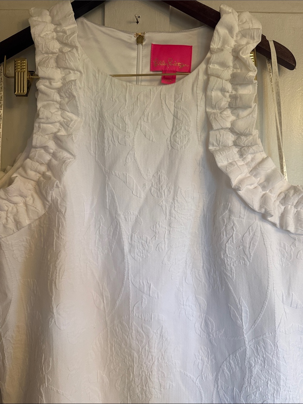 Lilly Pulitzer Women’s White Ruffled Trim Sleeveless Floral Shift Dress Sz L - Picture 4 of 10